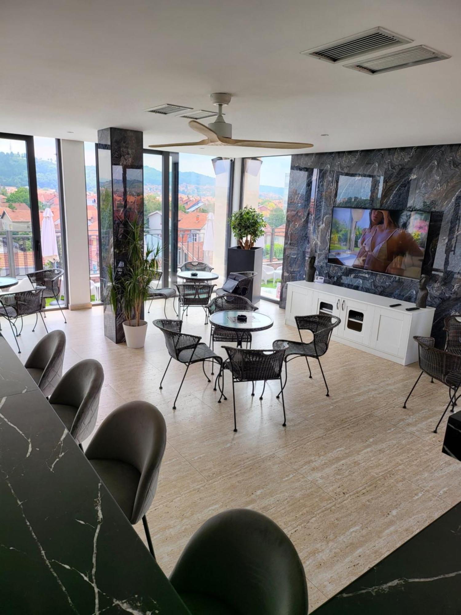 Sky Apartmani & Spa Leskovac  Rom bilde
