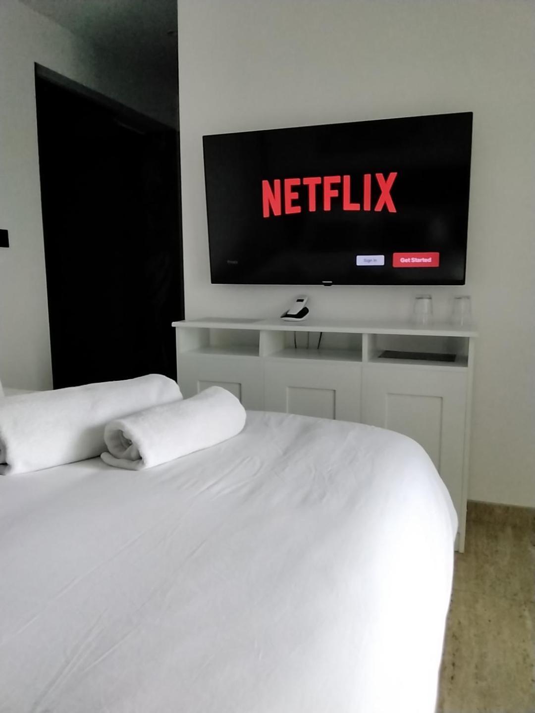 Sky Apartmani & Spa Leskovac  Rom bilde