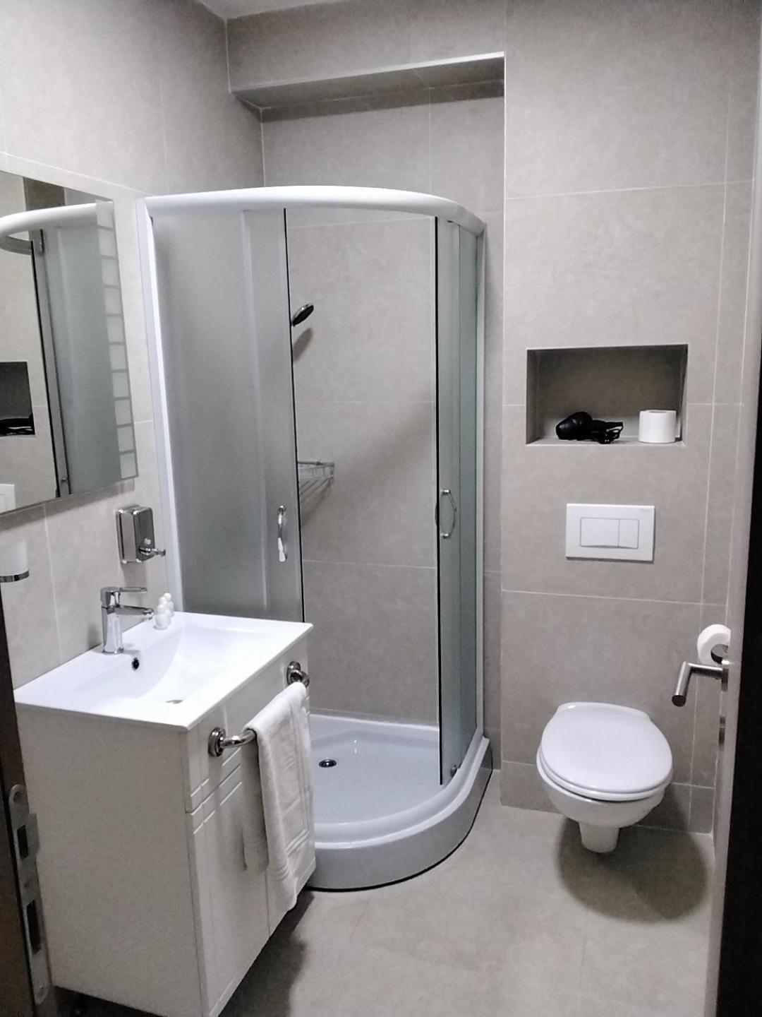 Sky Apartmani & Spa Leskovac  Rom bilde
